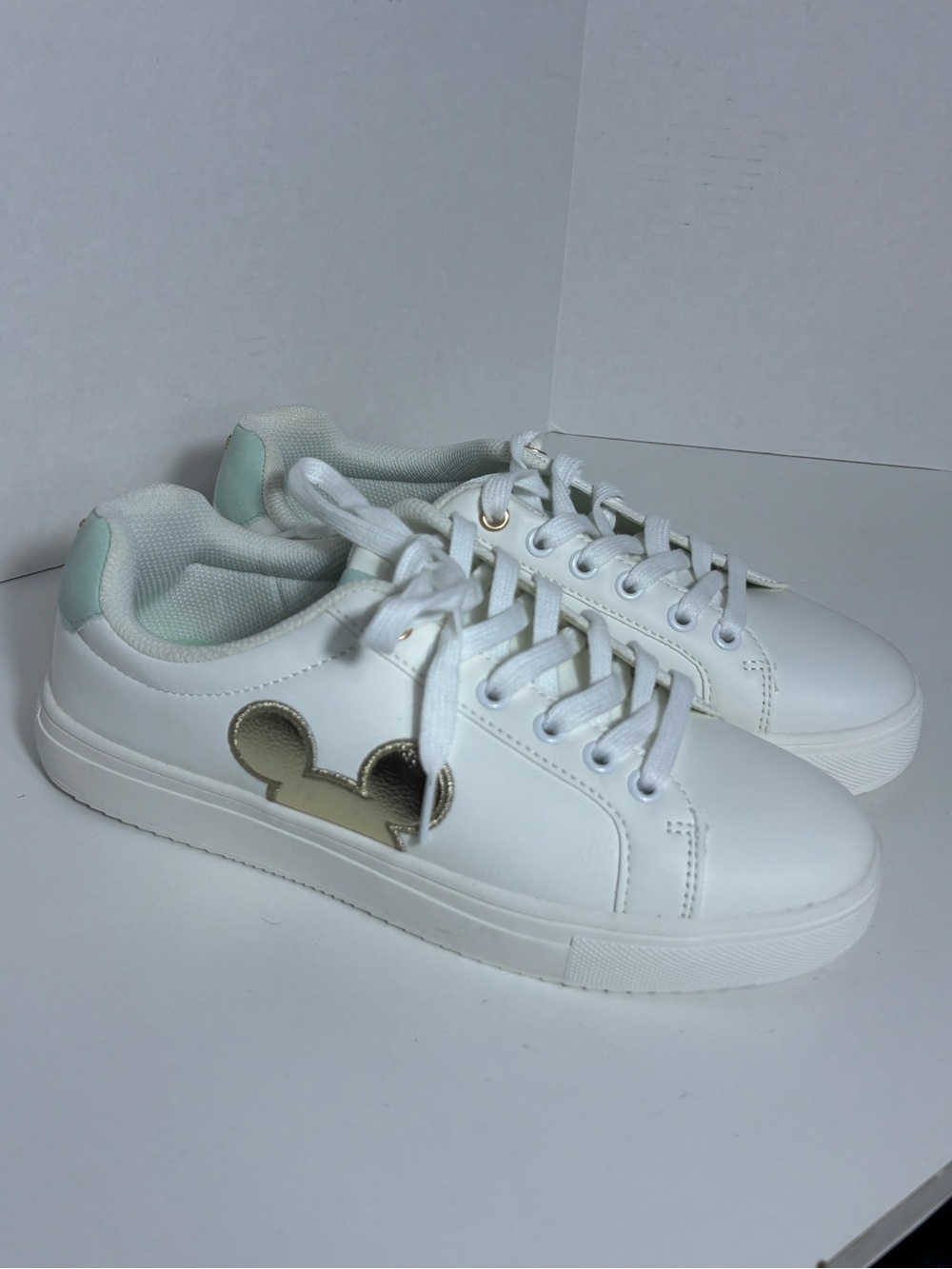 Disney Mickey Mouse Women’s Sneakers Size 8 White Teal Gold Logo Tennis Shoe